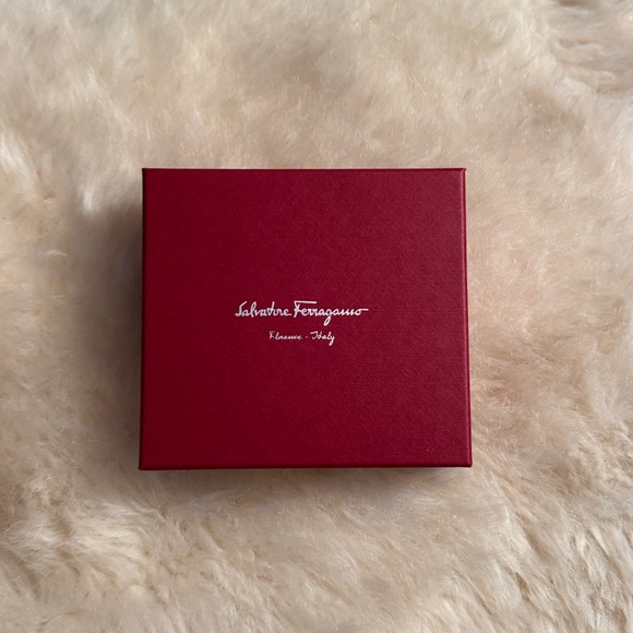 💯Assorted 8 Designer Boxes Collection🤩 - Picture 6 of 9